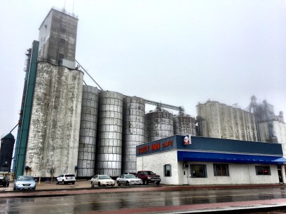 cafe-in-holdredge-ne-jan-2017-jamie-vesay-img_9765